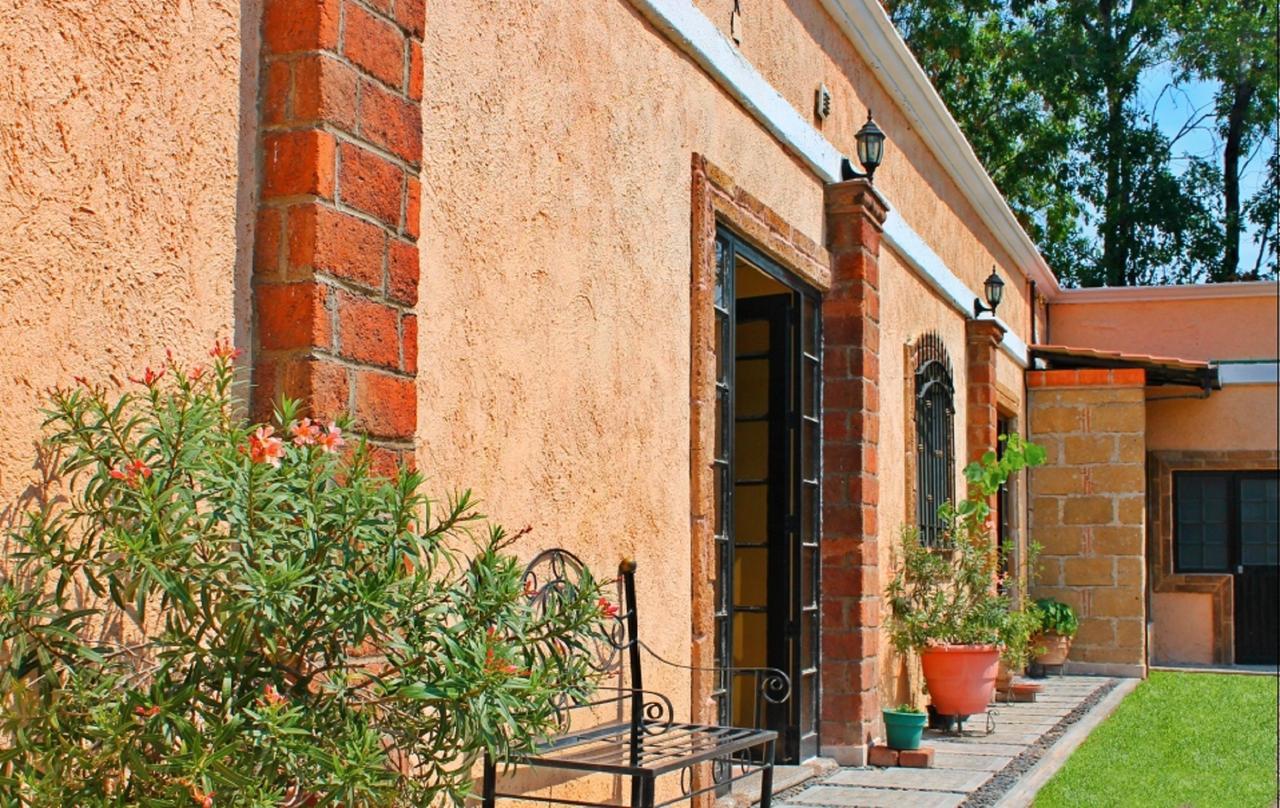 Quinta San Agustin Aparthotel Леон Екстериор снимка