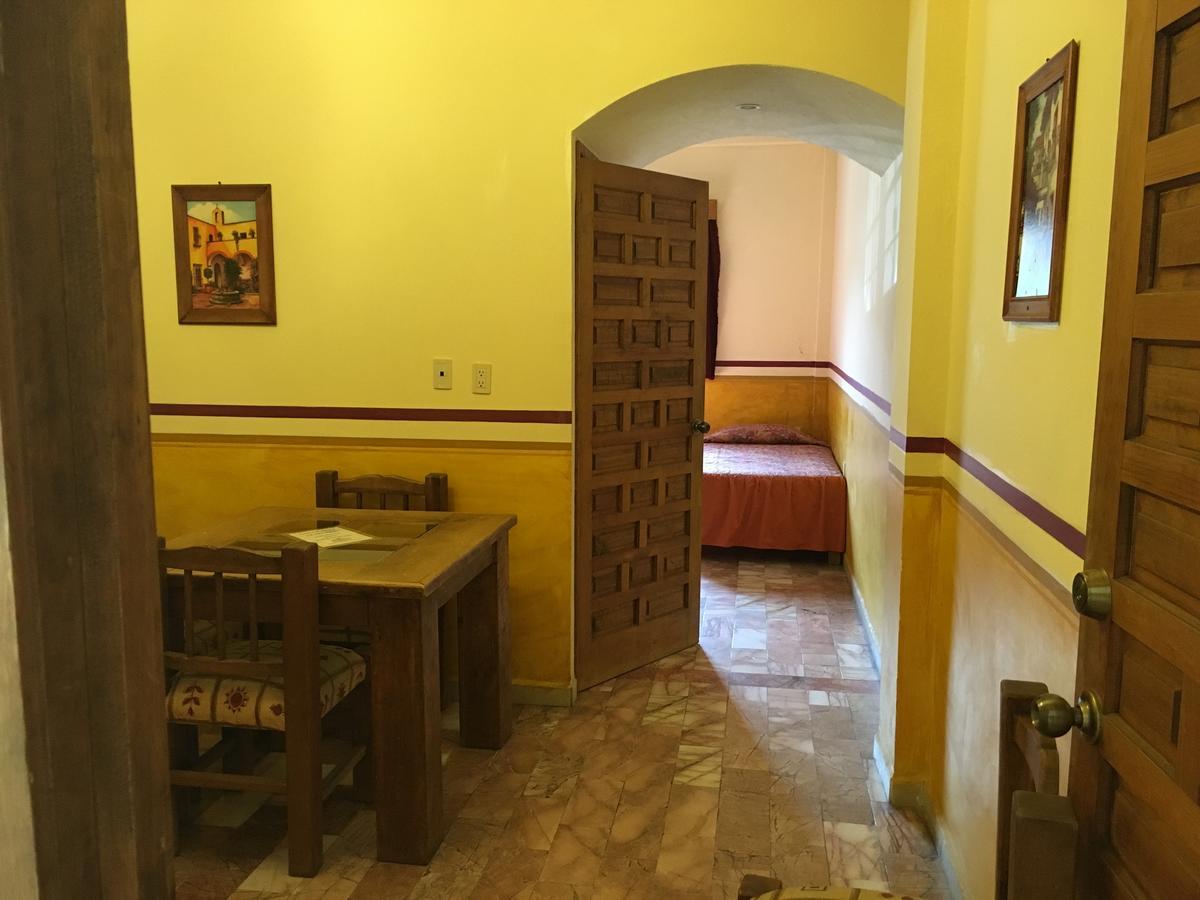 Quinta San Agustin Aparthotel Леон Екстериор снимка