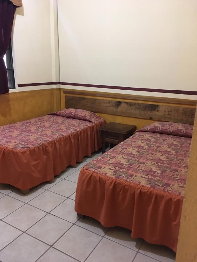 Quinta San Agustin Aparthotel Леон Екстериор снимка
