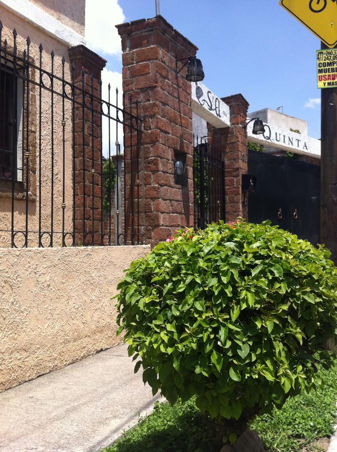 Quinta San Agustin Aparthotel Леон Екстериор снимка